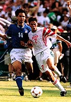 Jos? Garcia (no. 7) vying with the Italian Tommasi.