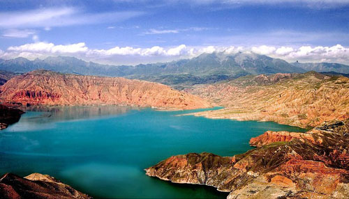 05Qinghai Lake- The Largest Lake in China.jpg