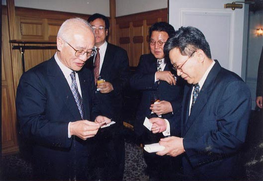 1999kor09.jpg